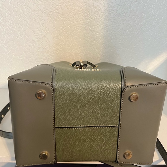 Michael Kors Olive Green Bucket Bag - Picture 5 of 6